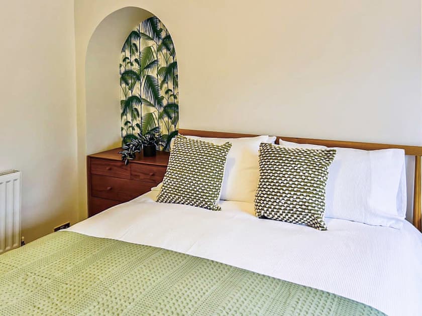 Double bedroom | Saltaire Mill Cottage, Saltaire, near Haworth