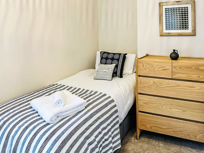 Single bedroom | Saltaire Mill Cottage, Saltaire, near Haworth