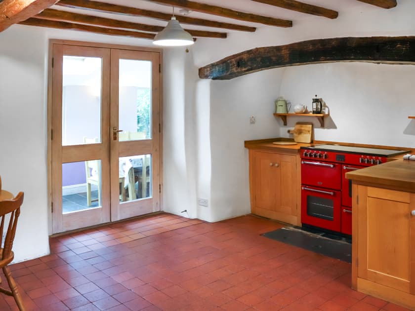 Kitchen | Rhiw Goch - Rhiw Goch Cottages, Penrhyndeudraeth, near Porthmadog