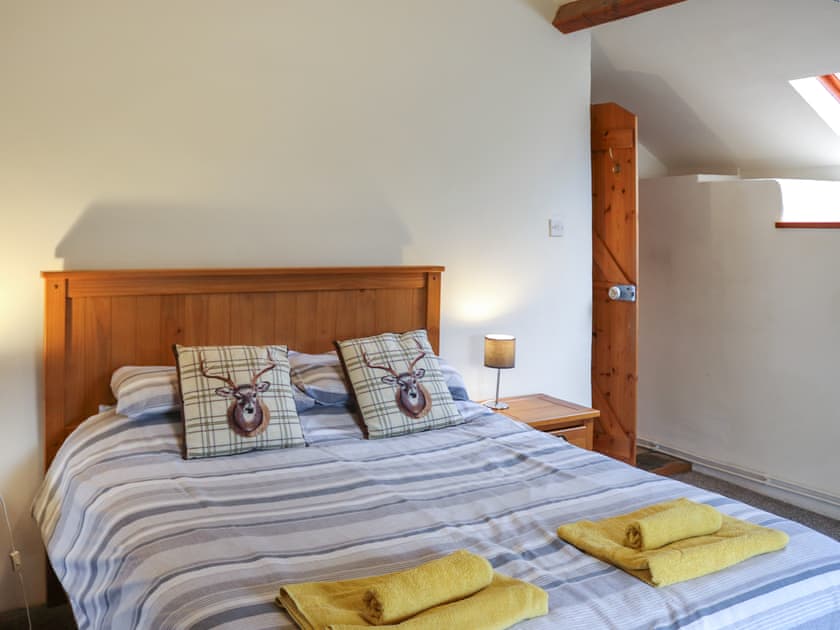 Double bedroom | Rhiw Goch - Rhiw Goch Cottages, Penrhyndeudraeth, near Porthmadog