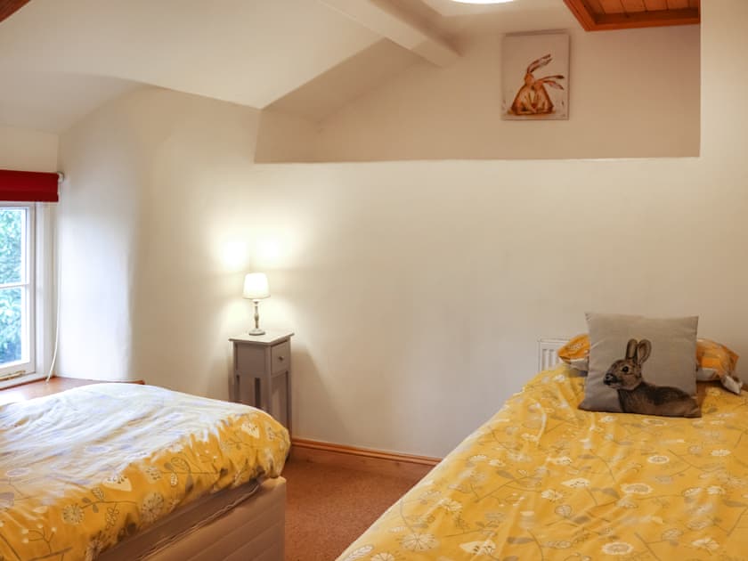 Twin bedroom | Rhiw Goch - Rhiw Goch Cottages, Penrhyndeudraeth, near Porthmadog