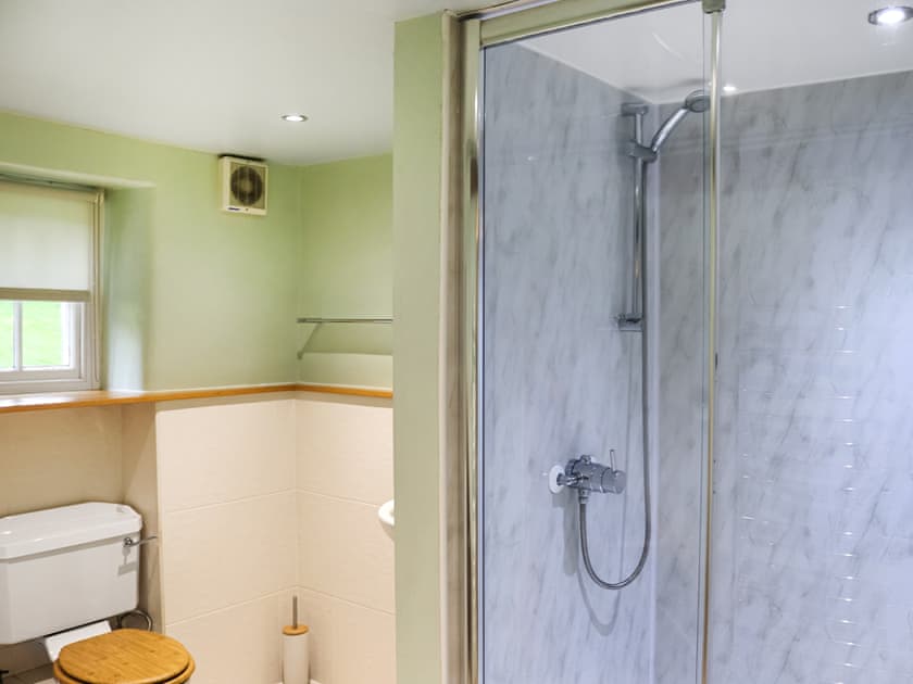 Bathroom | Rhiw Goch - Rhiw Goch Cottages, Penrhyndeudraeth, near Porthmadog