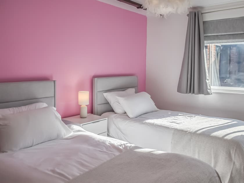 Twin bedroom | Barn Court, Rackheath, near Wroxham