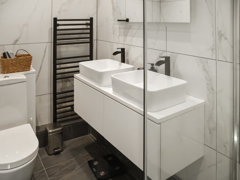 Bathroom | Barn Court, Rackheath, near Wroxham