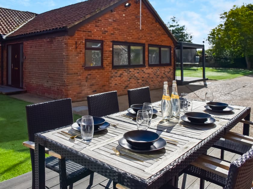 Outdoor eating area | Barn Court, Rackheath, near Wroxham