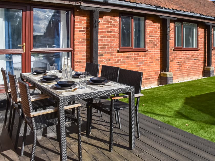 Outdoor eating area | Barn Court, Rackheath, near Wroxham