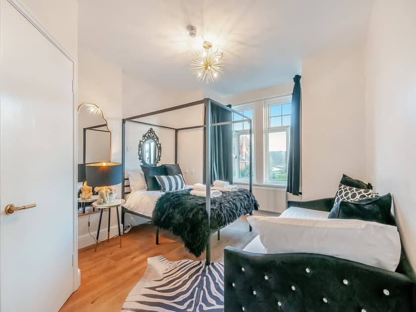Four Poster bedroom | The Old Doctors Manor House, Whitstable