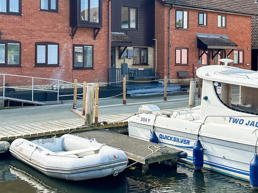 Surrounding area | Marina Vista, Horning