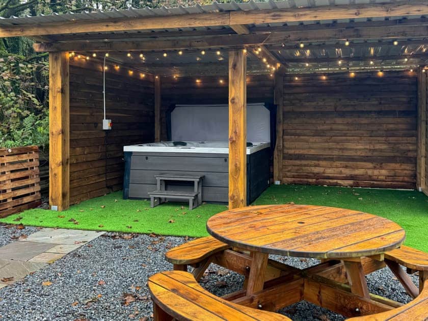 Hot tub | The Hawthorns - Home Farm, Dunragit, near Stranraer