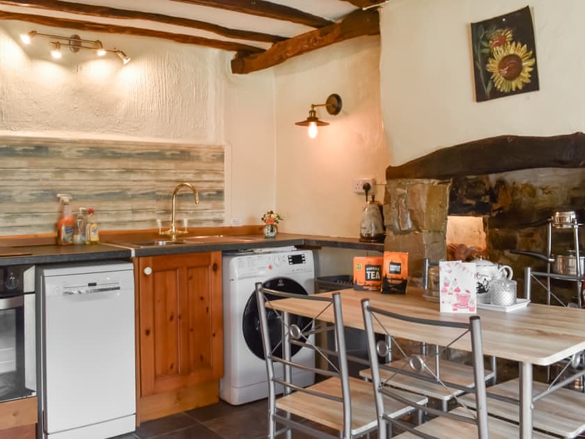Kitchen/diner | Tea Cosy, Marhamchurch, near Bude