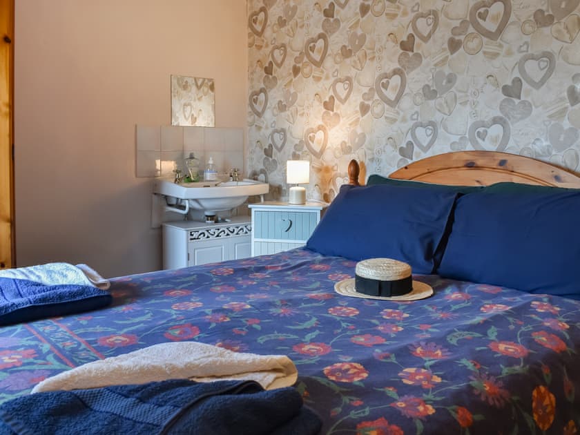 Double bedroom | Tea Cosy, Marhamchurch, near Bude