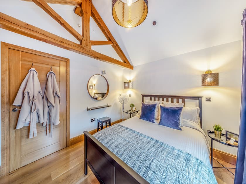 Double bedroom | The Oaks, Llangollen