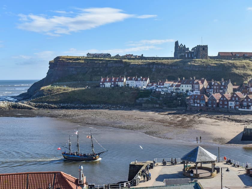 Surrounding area | Balcony Cottage, Whitby