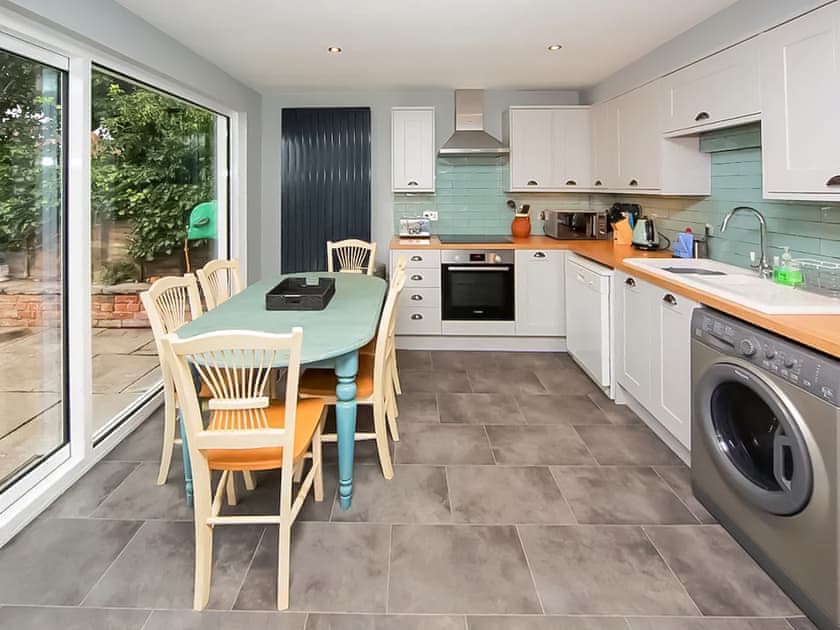 Kitchen/diner | Clematis Cottage, Brancaster Staithe