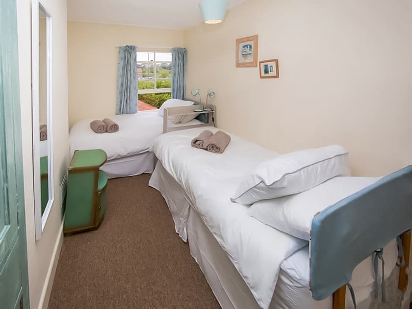Twin bedroom | Clematis Cottage, Brancaster Staithe