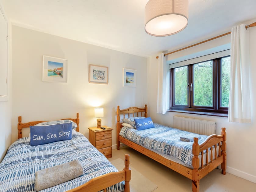 Twin bedroom | River View, Wadebridge