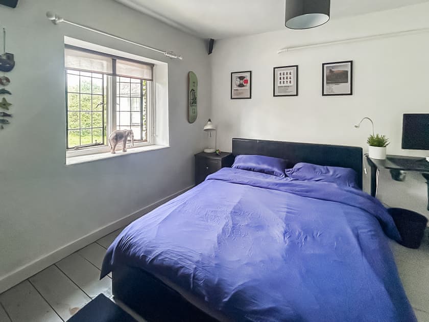 Kingsize bedroom  | Ebford Court, Exeter