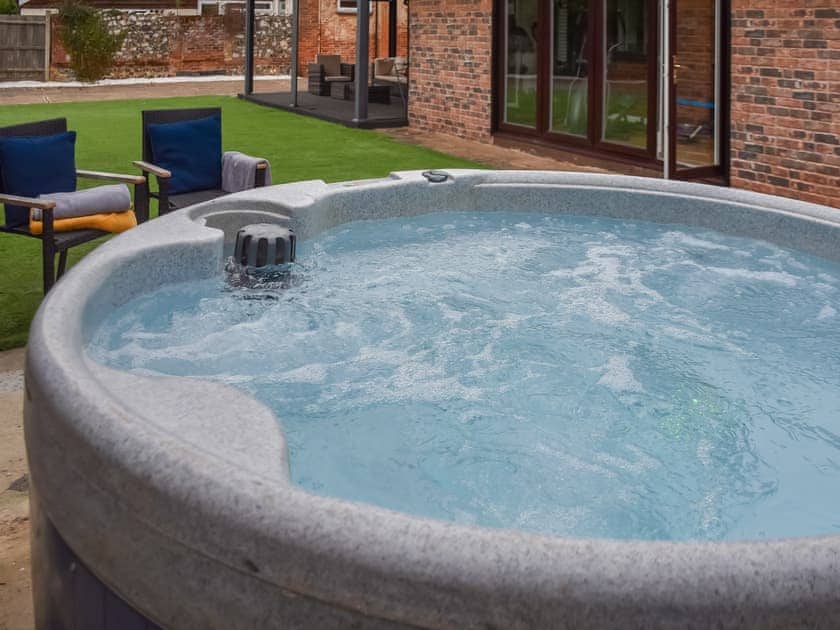 Hot tub | Barn Court, Rackheath, near Wroxham