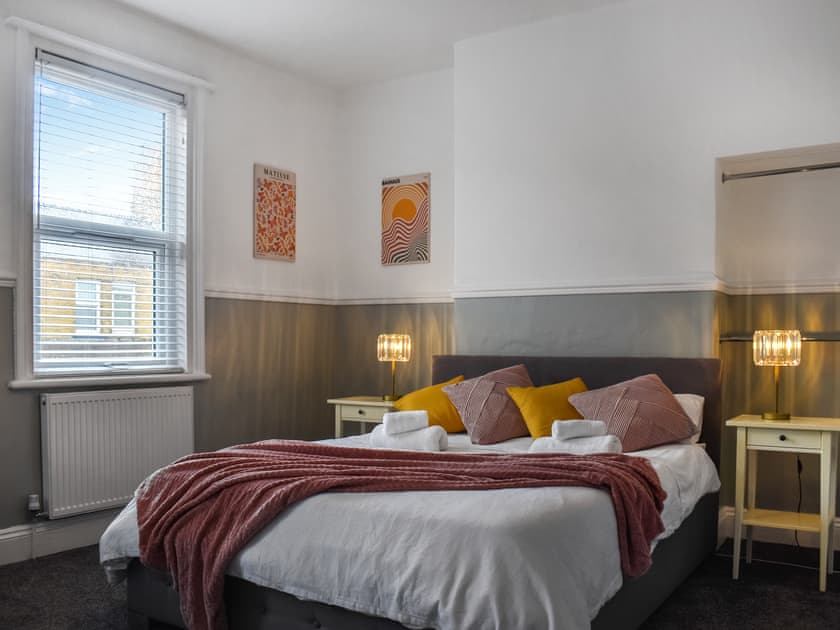 Double bedroom | Elmville, Scarborough