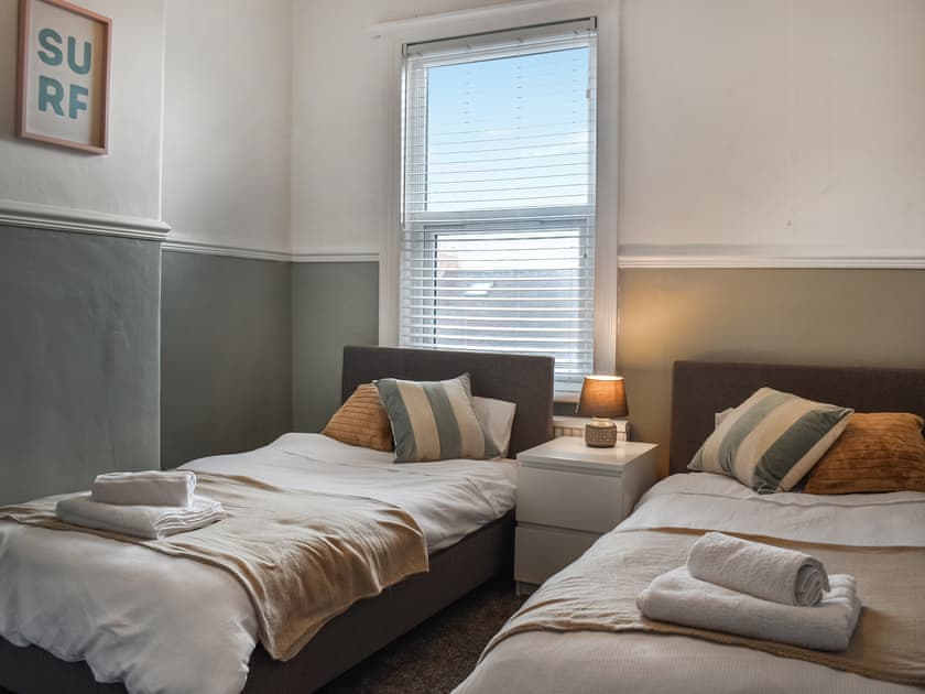 Twin bedroom | Elmville, Scarborough