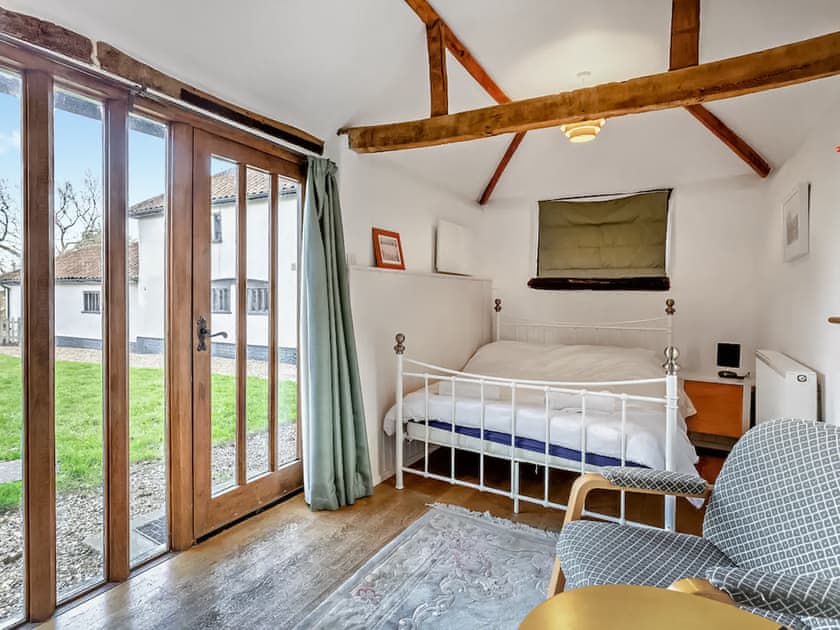 Double bedroom | The Farmhouse - Waterloo Place, Tibenham
