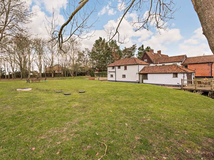 Outdoor | The Farmhouse - Waterloo Place, Tibenham