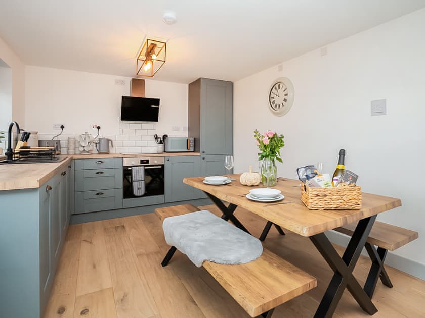 Kitchen/diner | Pencefn Cottage, Pentir, near Snowdonia in Llanberis