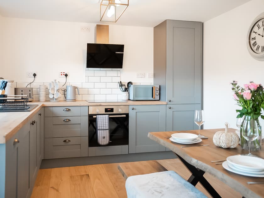 Kitchen/diner | Pencefn Cottage, Pentir, near Snowdonia in Llanberis
