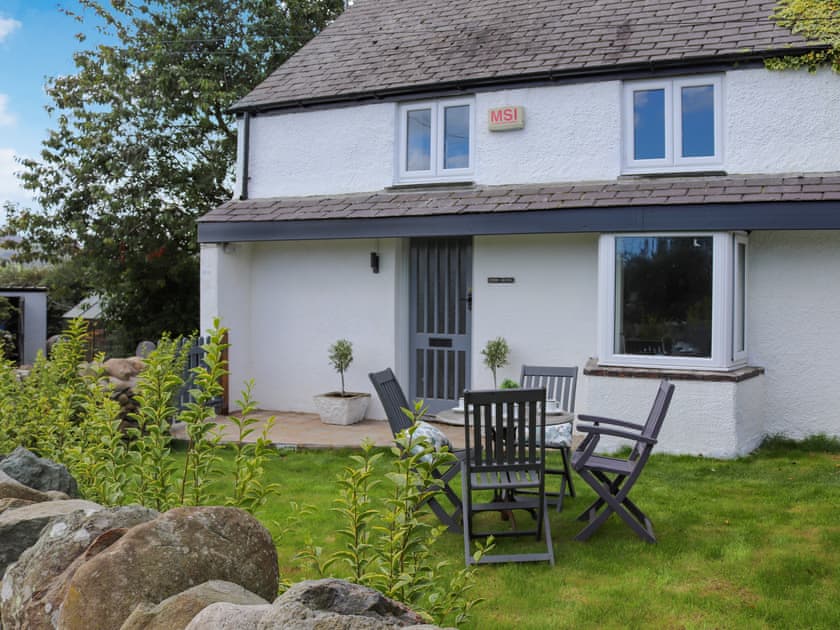 Garden | Pencefn Cottage, Pentir, near Snowdonia in Llanberis