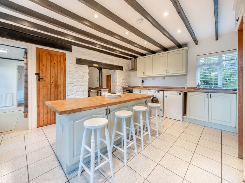 Kitchen/diner | Plas Bach Cottage, Llandeilo
