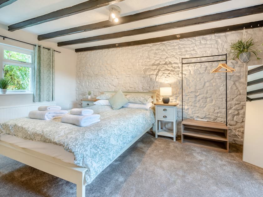 Double bedroom | Plas Bach Cottage, Llandeilo
