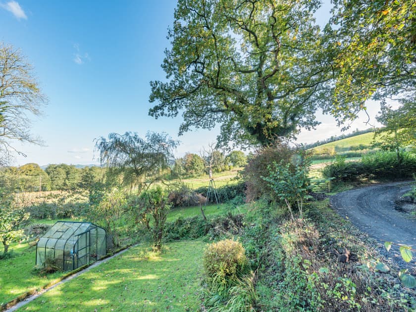 Garden | Plas Bach Cottage, Llandeilo