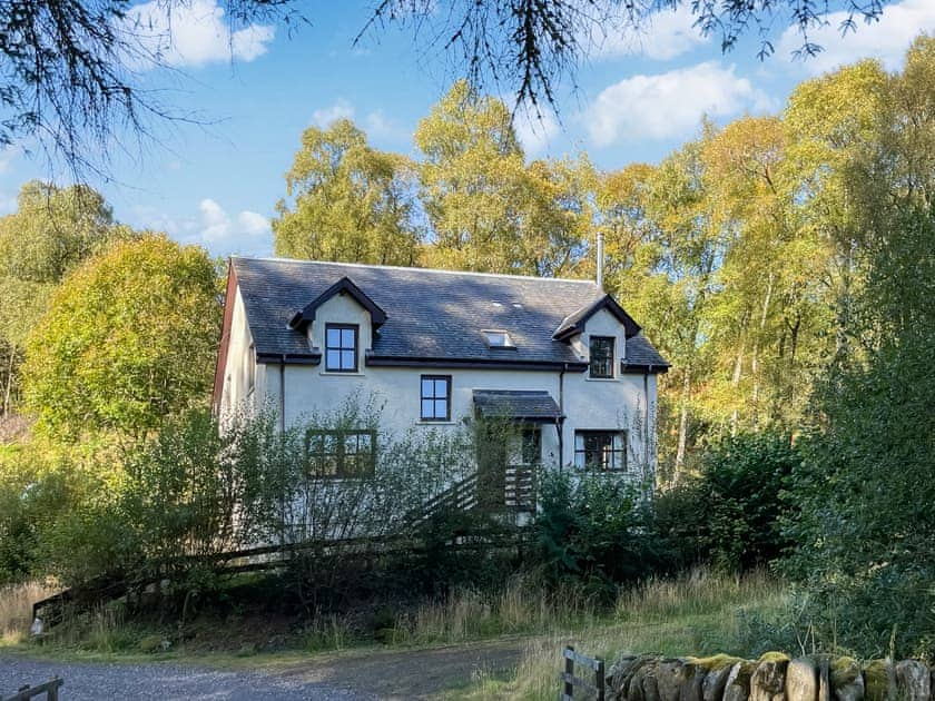 Exterior | Fin Glen, Killin