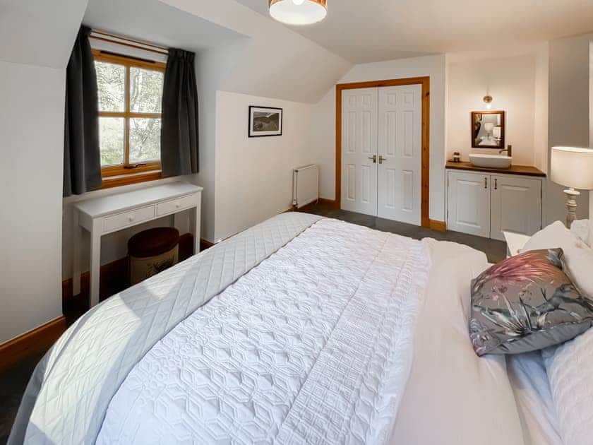 Double bedroom | Fin Glen, Killin