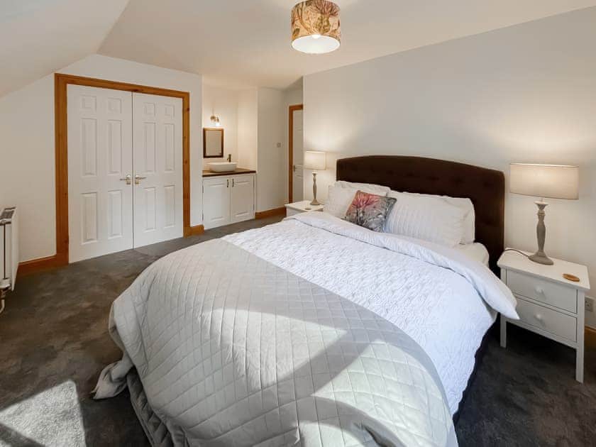 Double bedroom | Fin Glen, Killin