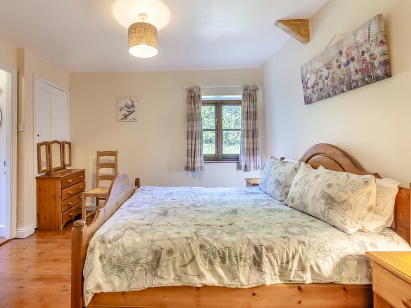Double bedroom | Sherrill Farmhouse - Sherrill Farm Holiday Cottages, Dunterton, near Tavistock