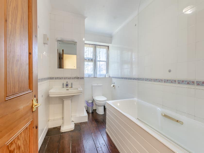 Bathroom | Sherrill Farmhouse - Sherrill Farm Holiday Cottages, Dunterton, near Tavistock
