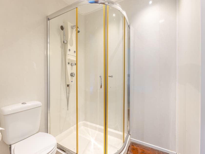 Bathroom | Sherrill Farmhouse - Sherrill Farm Holiday Cottages, Dunterton, near Tavistock