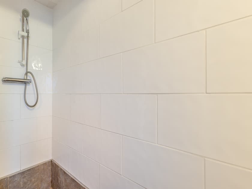 Bathroom | Sherrill Farmhouse - Sherrill Farm Holiday Cottages, Dunterton, near Tavistock