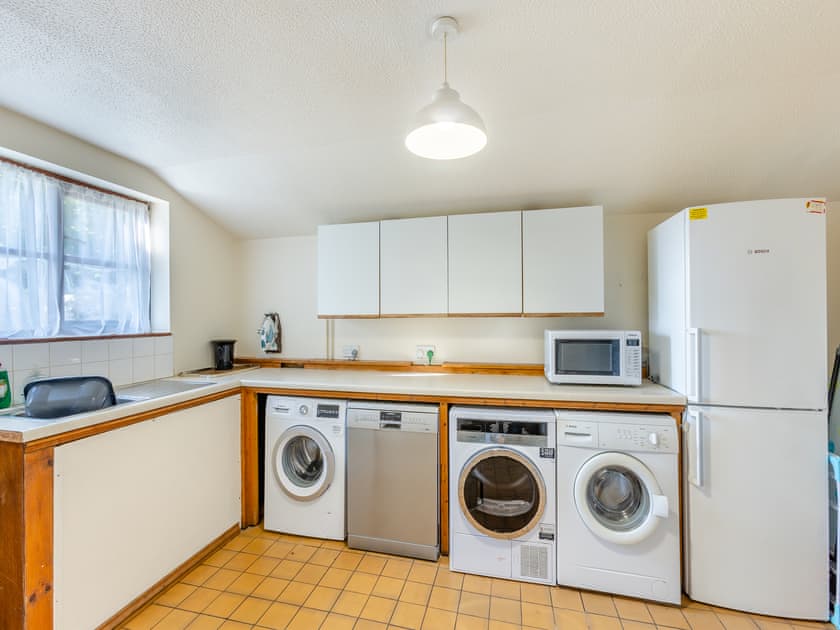 Utility room | Sherrill Farmhouse - Sherrill Farm Holiday Cottages, Dunterton, near Tavistock