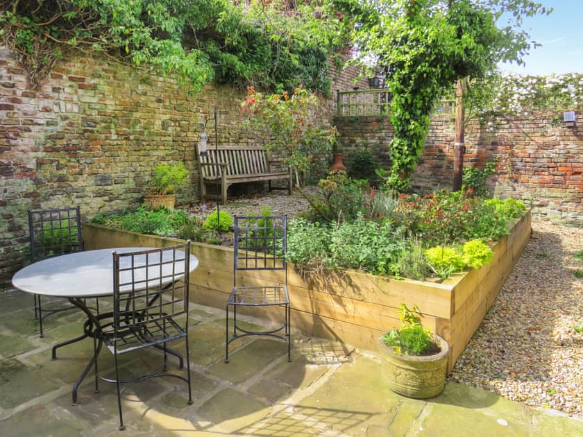 Outdoor | Craven House, Bridlington