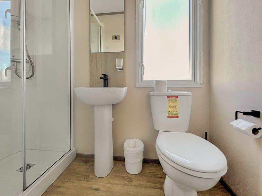 Main Bedroom Ensuite Bathroom  | Rosie’s Retreat, Morpeth