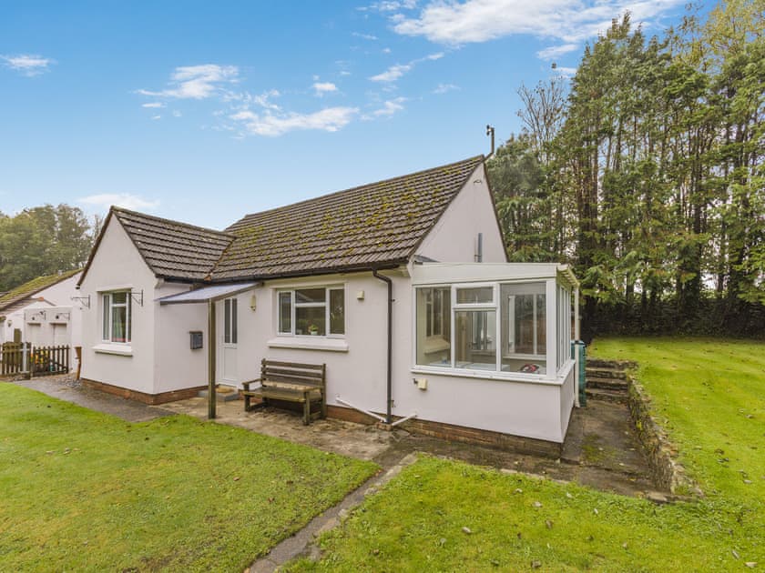 Exterior | Pine Cottage - Golden Park, Hartland