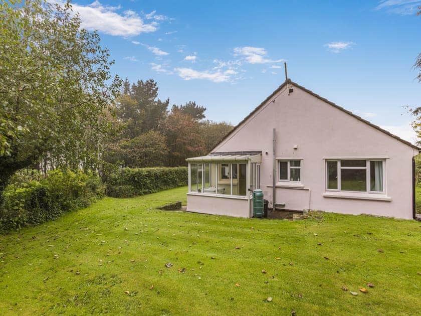 Exterior | Pine Cottage - Golden Park, Hartland