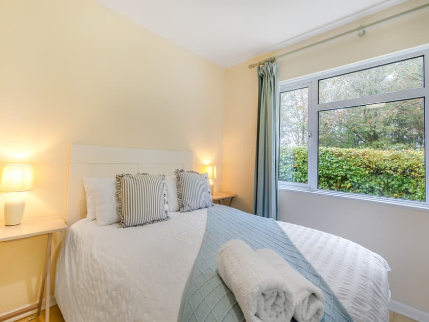 Double bedroom | Spruce Cottage - Golden Park, Hartland