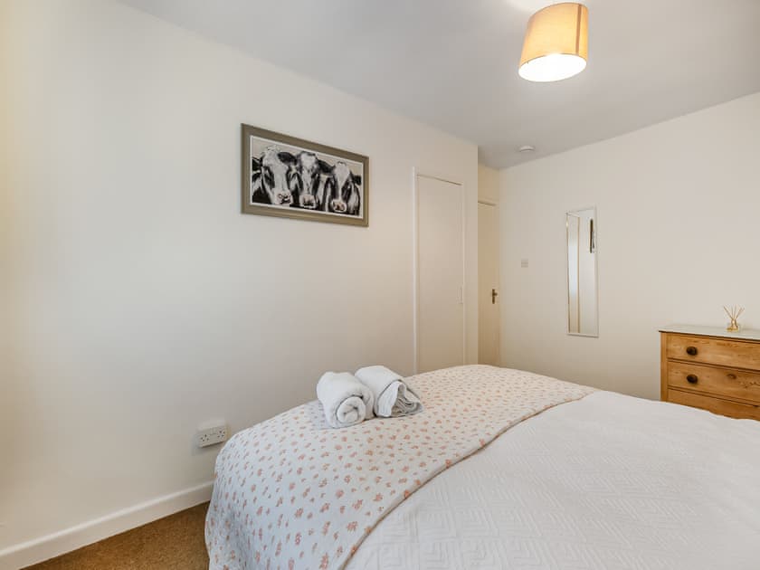 Double bedroom | Spruce Cottage - Golden Park, Hartland