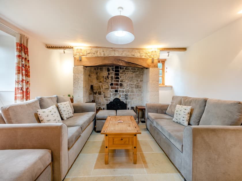 Living area | New Inn Farmhouse - The New Inn Farm, Marnhull, near Shaftesbury
