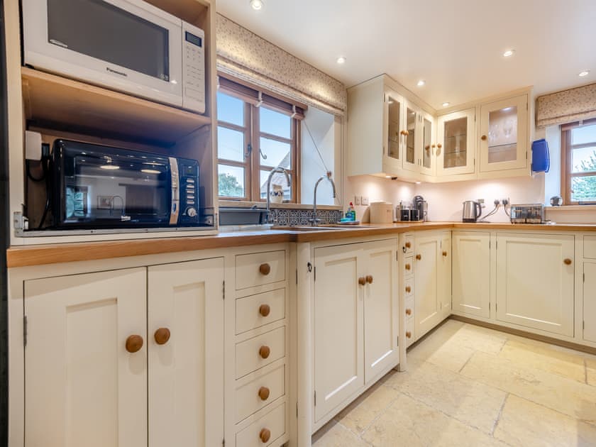Kitchen/diner | New Inn Farmhouse - The New Inn Farm, Marnhull, near Shaftesbury