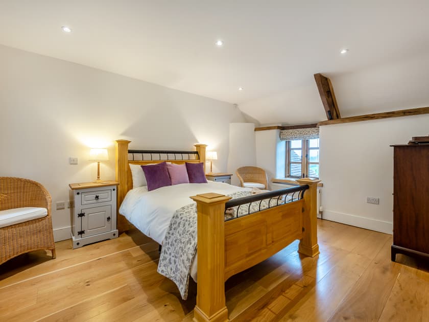 Double bedroom | New Inn Farmhouse - The New Inn Farm, Marnhull, near Shaftesbury