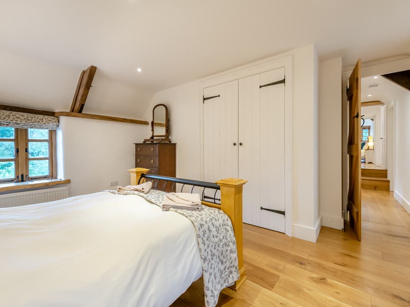 Double bedroom | New Inn Farmhouse - The New Inn Farm, Marnhull, near Shaftesbury